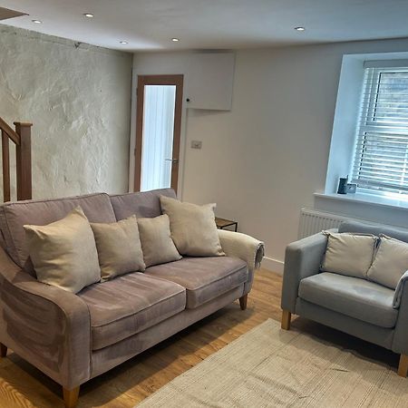 Cosy Modern Miners Cottage Llanllechid المظهر الخارجي الصورة