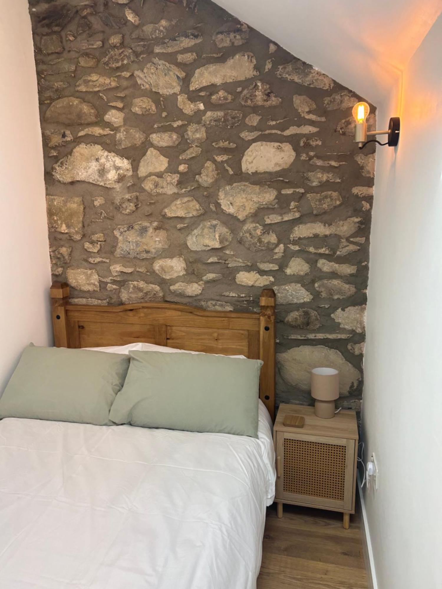 Cosy Modern Miners Cottage Llanllechid المظهر الخارجي الصورة